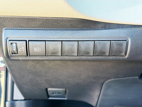 Used 2026 Toyota Corolla LE image 31