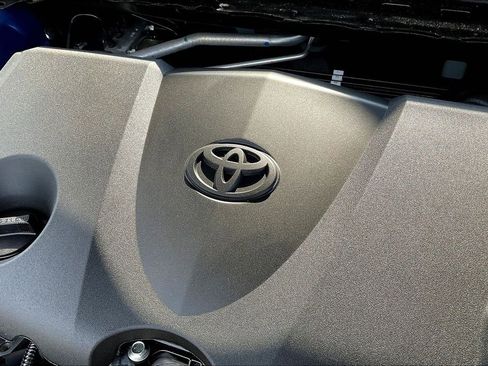 Used 2025 Toyota Camry SE image 34