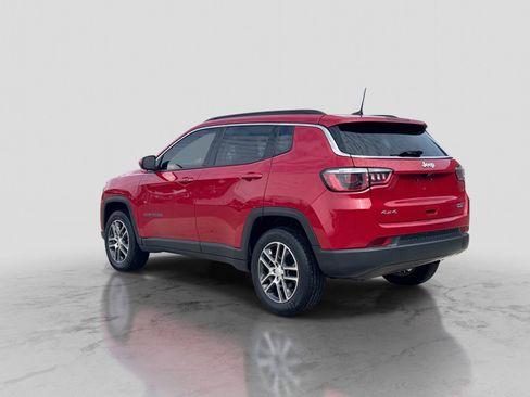 Used 2018 Jeep Compass Latitude w/ Popular Equipment Group AWD/4WD image 4