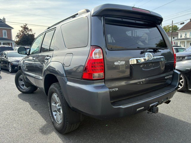 Used 2007 Toyota 4Runner SR5 AWD/4WD image 7