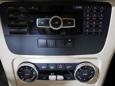 Used 2015 Mercedes-Benz GLK 350 2WD image 19