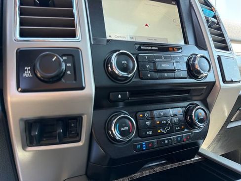 Used 2017 Ford F350 Lariat AWD/4WD image 23
