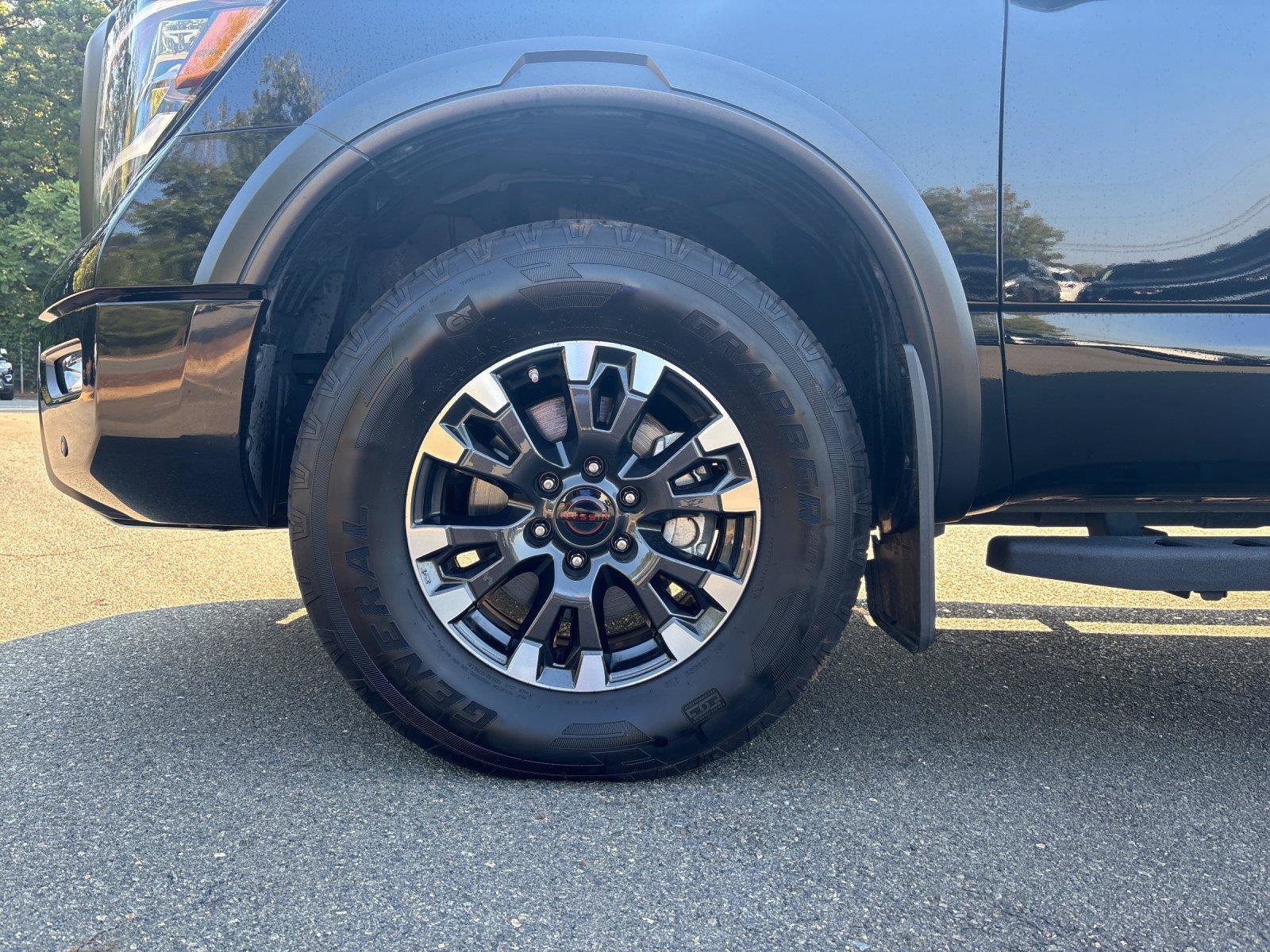 Used 2024 Nissan Titan PRO-4X w/ Pro-4x Convenience Package AWD/4WD image 10