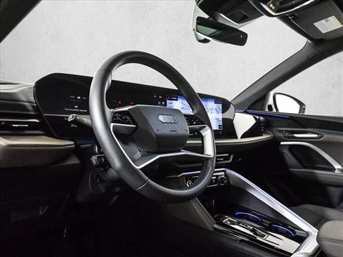 Certified 2025 Audi Q5 Premium w/ Convenience Package AWD/4WD image 10