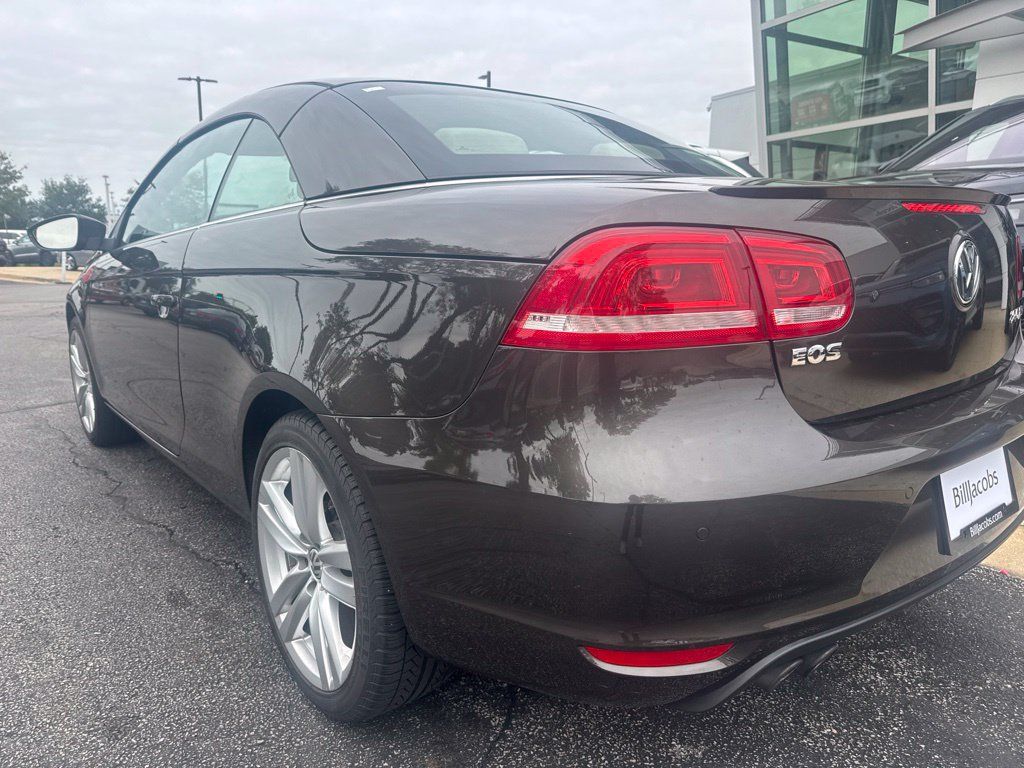 Used 2015 Volkswagen Eos Executive FWD image 6