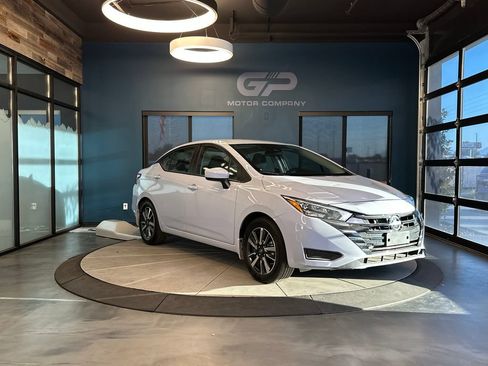 Used 2025 Nissan Versa SV w/ Trunk Package FWD image 1