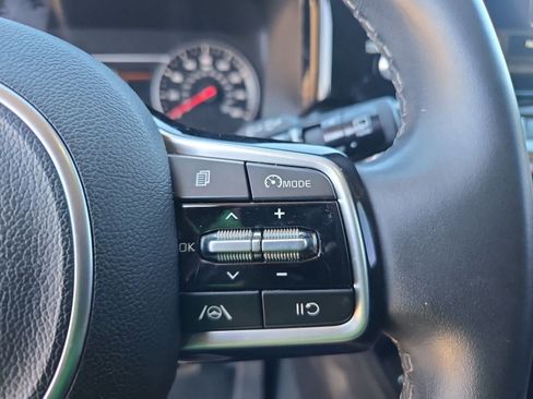 Certified 2022 Kia Sorento S w/ Panoramic Sunroof Package image 24