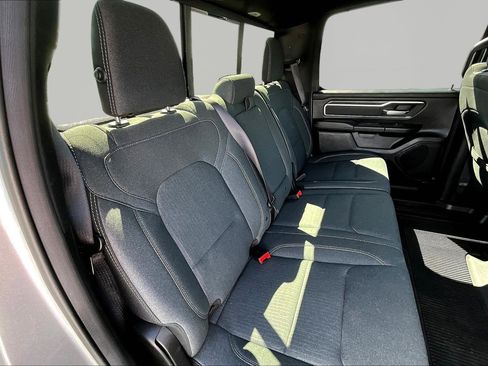 Used 2021 RAM 1500 Big Horn AWD/4WD image 25