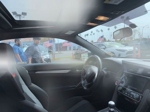 Used 2018 Honda Civic Si image 17