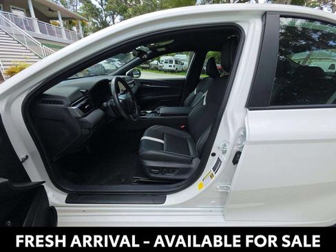 Used 2025 Toyota Camry SE FWD image 6