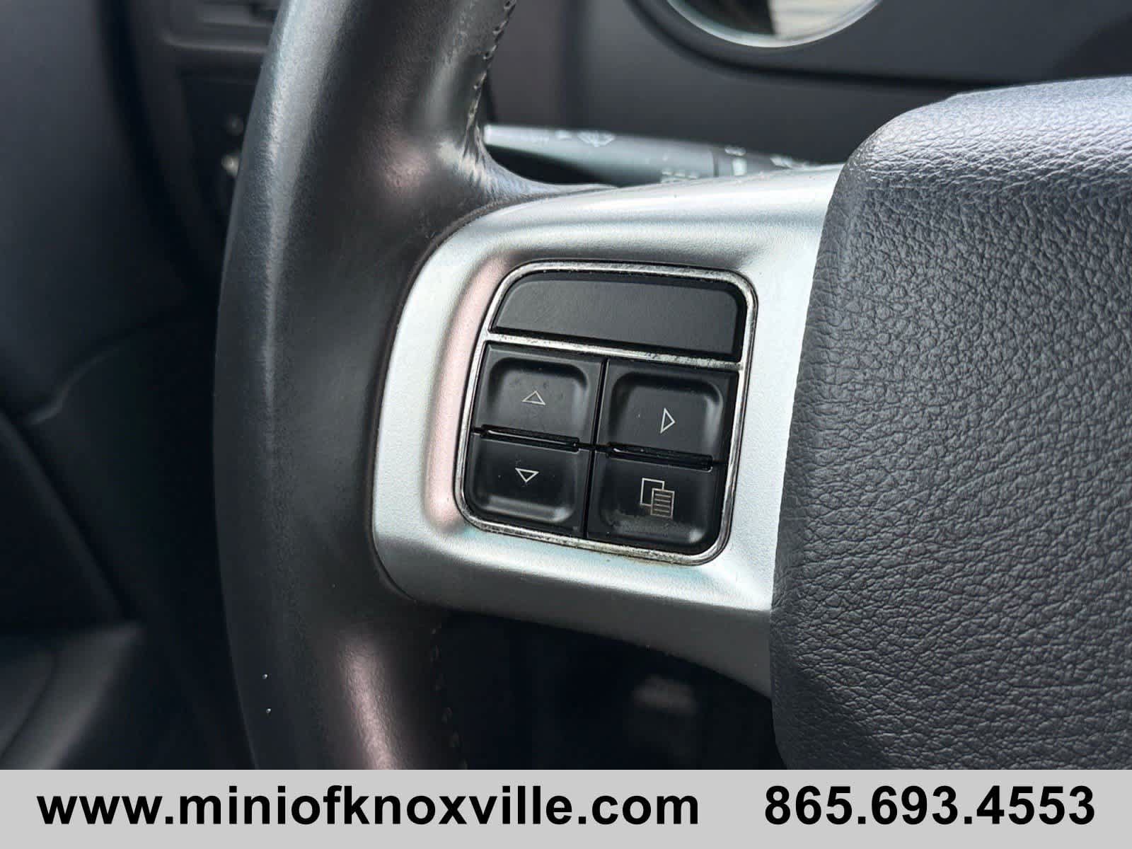 Used 2011 Dodge Challenger RWD image 21