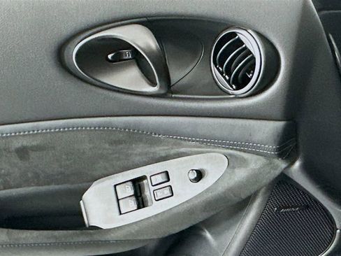 Certified 2024 Nissan Z NISMO w/ Floor Mat Package RWD image 19
