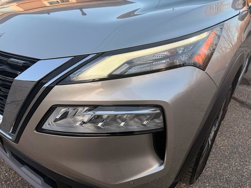 Used 2021 Nissan Rogue SL w/ Premium Package image 17