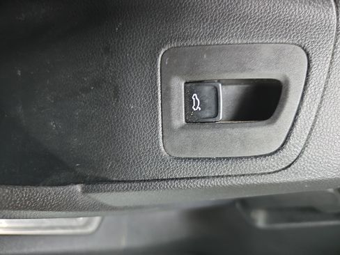 Used 2023 Volkswagen Atlas SE w/ Black Wheel Package AWD/4WD image 26