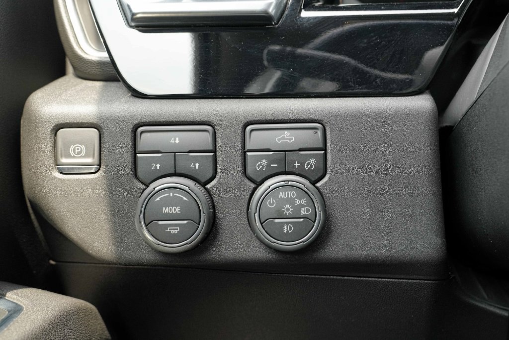 Used 2025 Chevrolet Silverado 2500 LT w/ Convenience Package AWD/4WD image 37