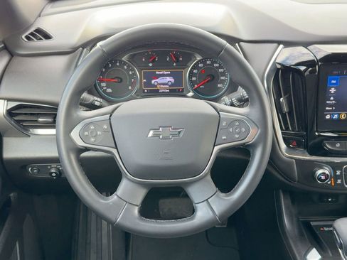 Used 2023 Chevrolet Traverse LT image 14