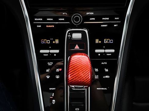 Used 2020 Porsche Panamera 4 AWD/4WD image 31