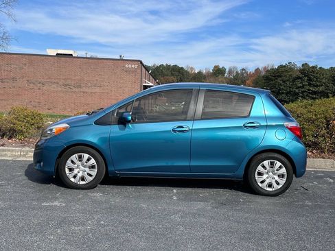 Used 2014 Toyota Yaris L FWD image 5