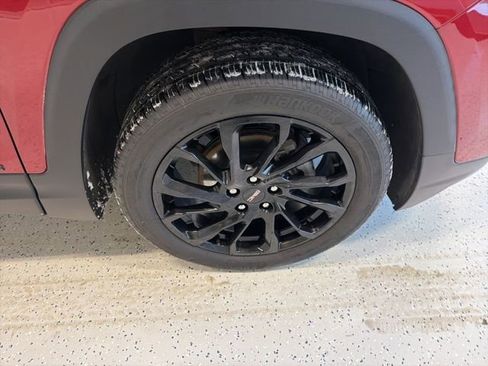 Used 2023 GMC Terrain SLE w/ Driver Convenience Package image 11