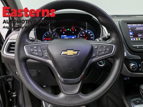 Used 2022 Chevrolet Equinox LT w/ LPO, Floor Liner Package image 10