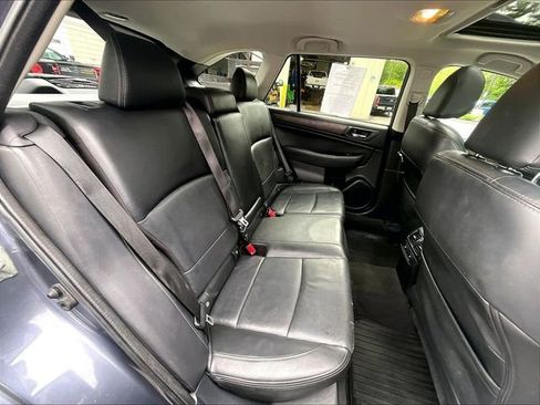 Used 2016 Subaru Outback 2.5i Limited AWD/4WD image 23