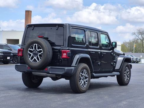 Used 2024 Jeep Wrangler Unlimited Sahara w/ Technology Group AWD/4WD image 7