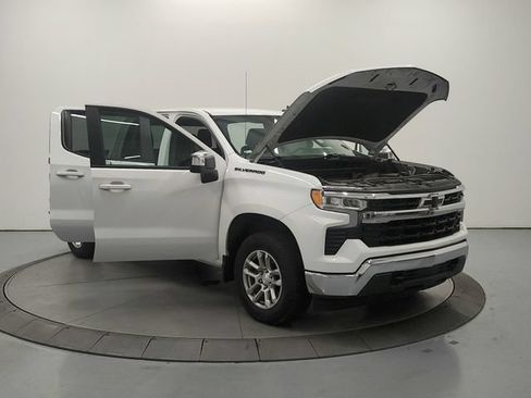 Used 2024 Chevrolet Silverado 1500 LT AWD/4WD image 10