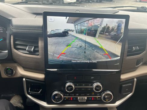 Used 2023 Ford Expedition Limited image 27