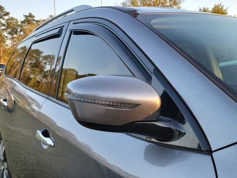 Used 2017 Nissan Pathfinder SV image 8