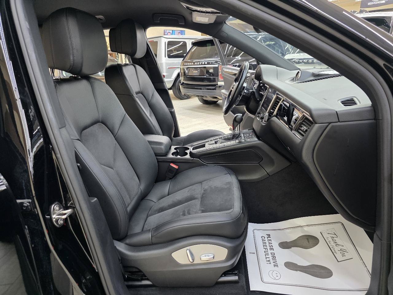 Used 2018 Porsche Macan AWD/4WD image 21