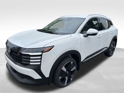 New 2025 Nissan Kicks SR image 3