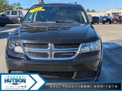 Used 2020 Dodge Journey SE w/ SE Popular Equipment Group image 3