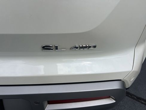 Used 2023 Nissan Pathfinder SL AWD/4WD image 12
