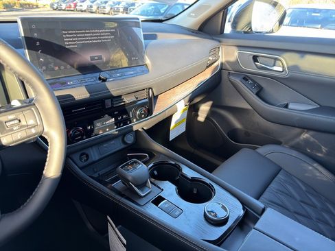 New 2026 Nissan Rogue Platinum w/ Platinum Premium Package image 23