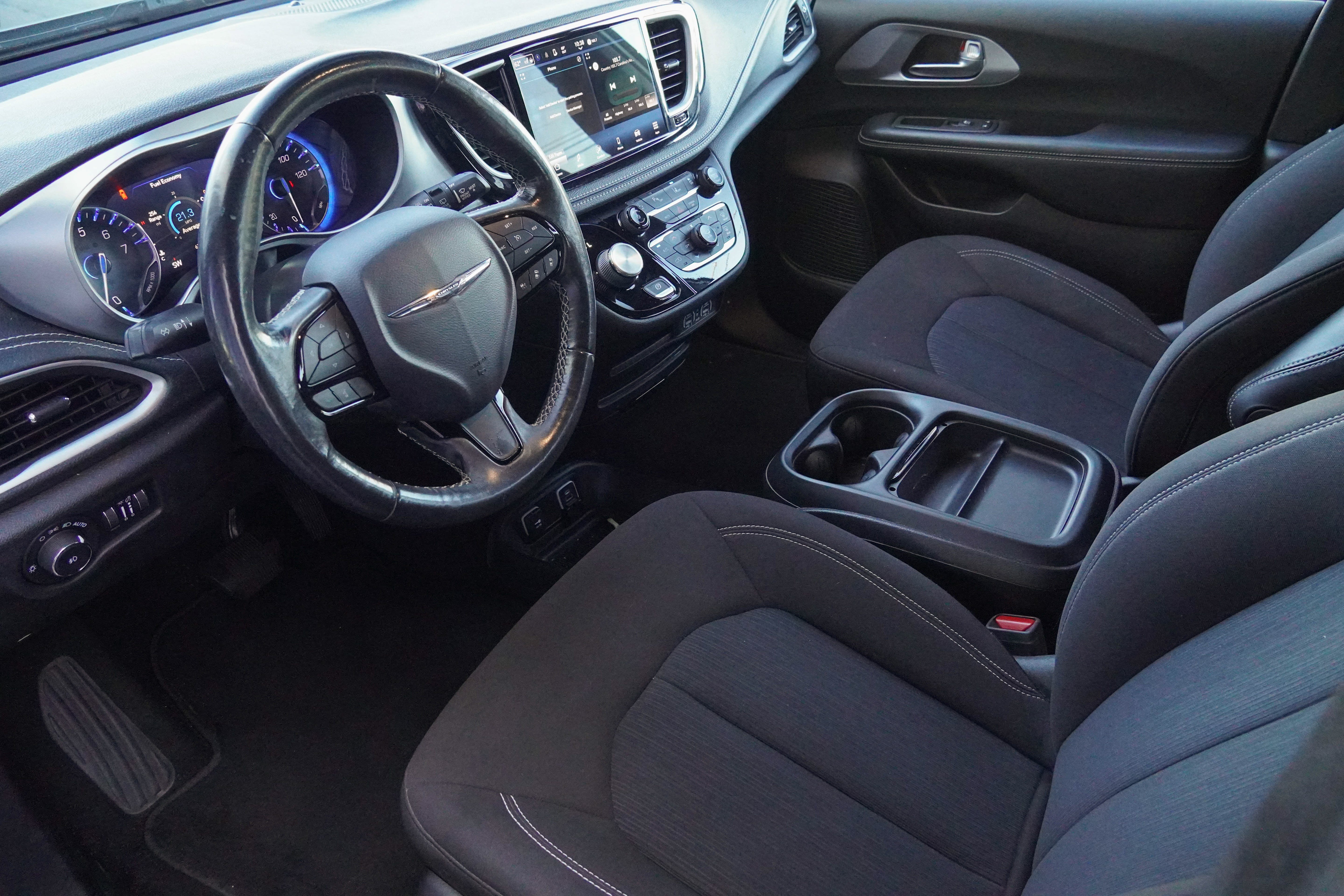 Used 2021 Chrysler Pacifica Touring w/ S Appearance Package FWD image 9