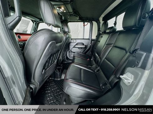 Used 2020 Jeep Gladiator Rubicon AWD/4WD image 24
