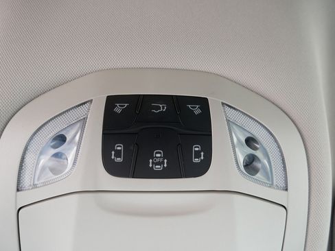 Used 2024 Chrysler Pacifica Touring-L FWD image 37