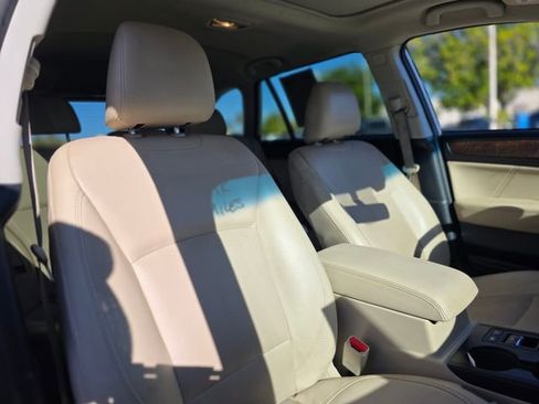 Used 2019 Subaru Outback 3.6R Limited image 11