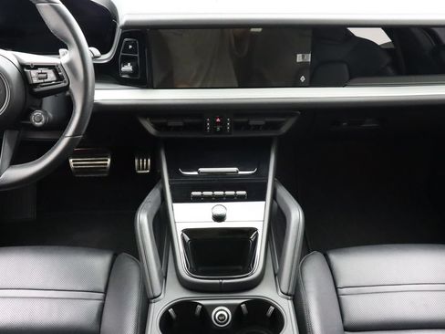 Used 2024 Porsche Cayenne Coupe w/ Premium Package Plus AWD/4WD image 22