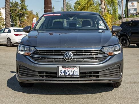 Used 2024 Volkswagen Jetta SE FWD image 9