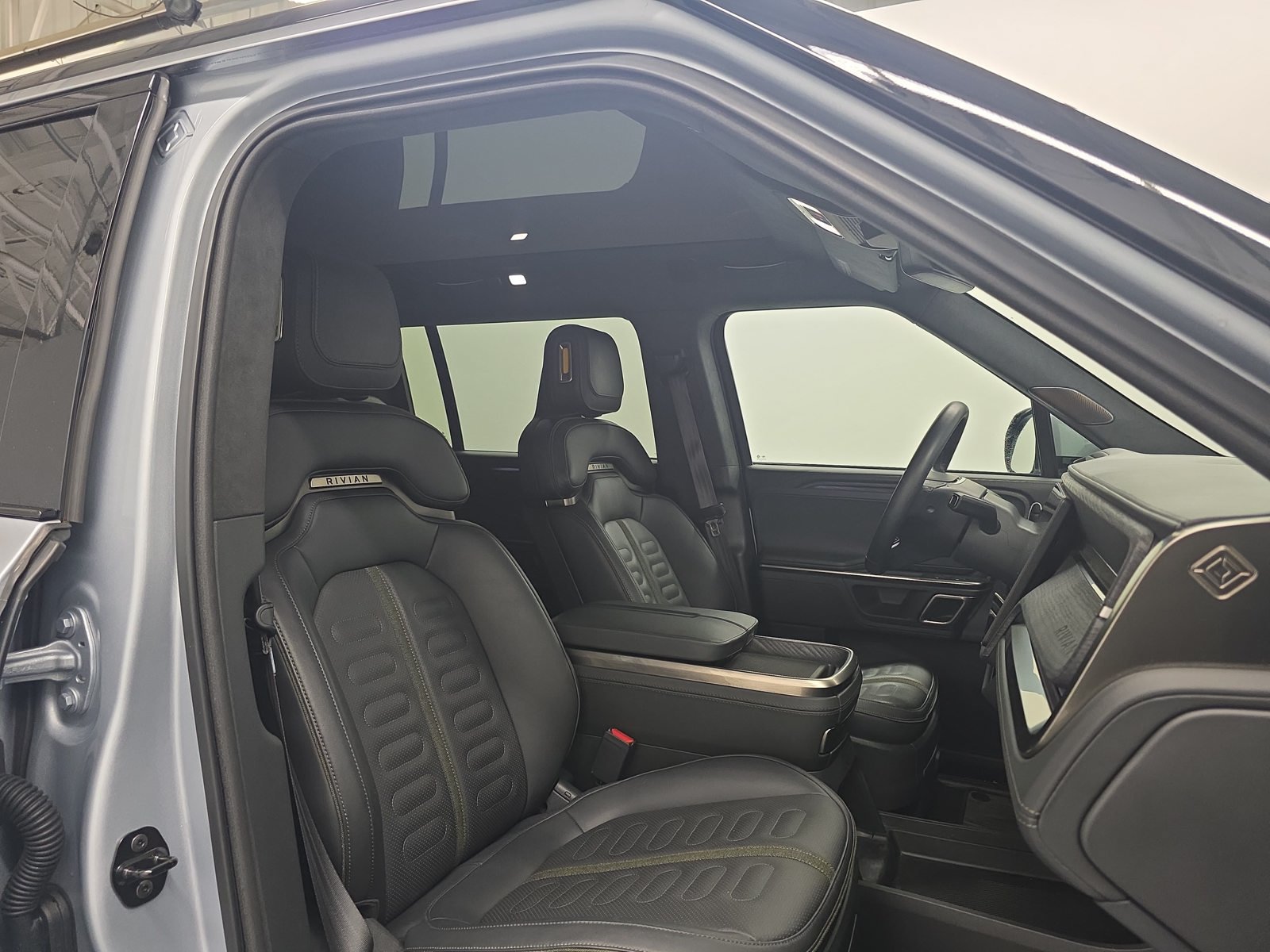 Used 2023 Rivian R1S Adventure Quad AWD/4WD image 24