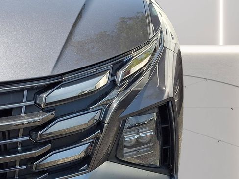 Certified 2025 Hyundai Tucson Limited AWD/4WD image 12