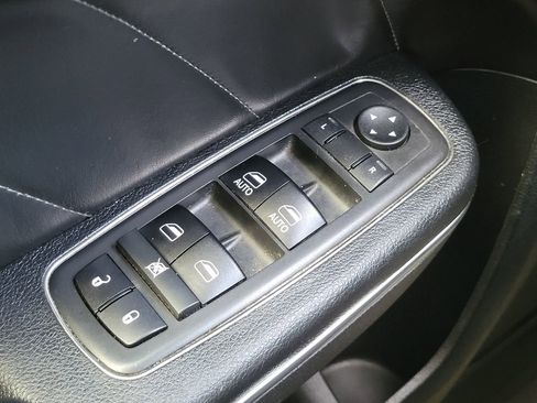 Used 2017 Dodge Charger R/T w/ Plus Group image 23