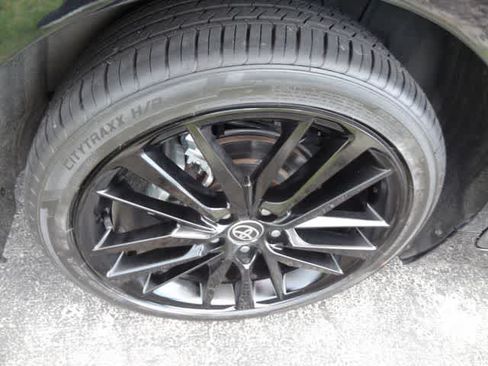 Used 2024 Toyota Camry XSE FWD image 13