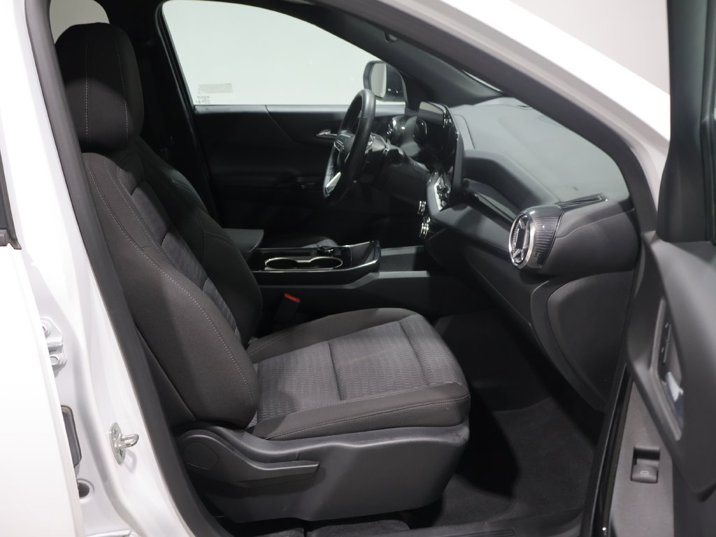 Used 2026 Chevrolet Equinox LT AWD/4WD image 22