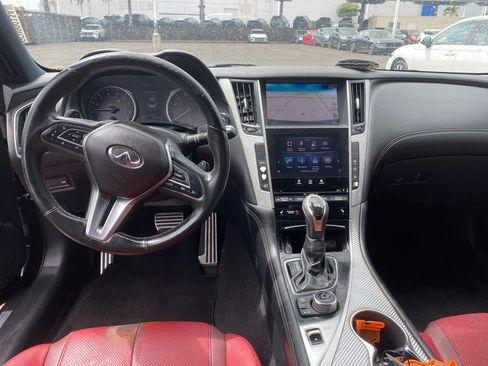 Used 2017 INFINITI Q60 3.0t Sport RWD image 12