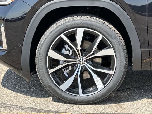 New 2026 Volkswagen Atlas Cross Sport SEL Premium R-Line image 9