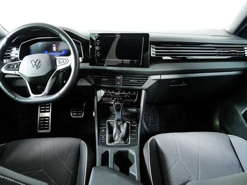 Used 2025 Volkswagen Jetta Sport FWD image 22
