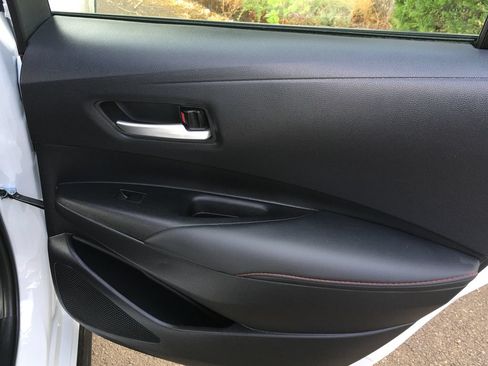 Used 2025 Toyota Corolla SE FWD image 27