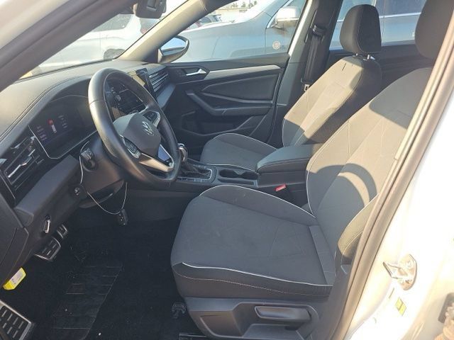 Used 2025 Volkswagen Jetta Sport FWD image 9